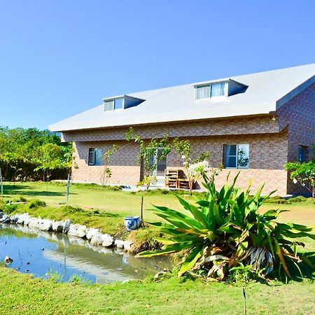 Red Crown Jacana B&B Taitung Exterior photo
